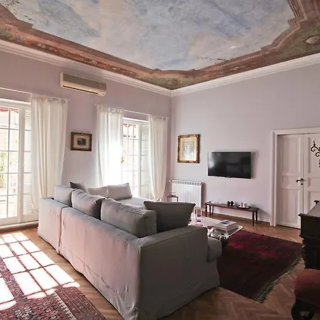 Apartment At Penthouse Rom