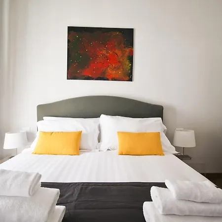 Apartment At Penthouse Rom