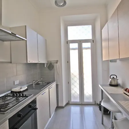 At Penthouse Apartment Rom