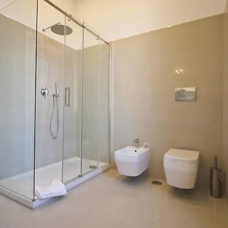 Apartment At Penthouse Rom